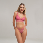 Conjunto em Renda Sutiã Triângulo